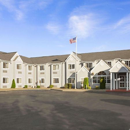 Microtel Inn By Wyndham - Albany Airport Лейтъм Екстериор снимка