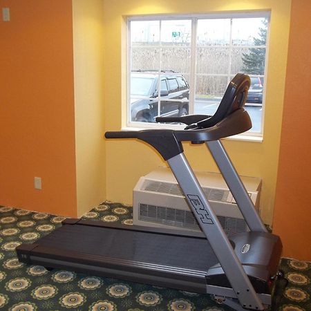 Microtel Inn By Wyndham - Albany Airport Лейтъм Екстериор снимка