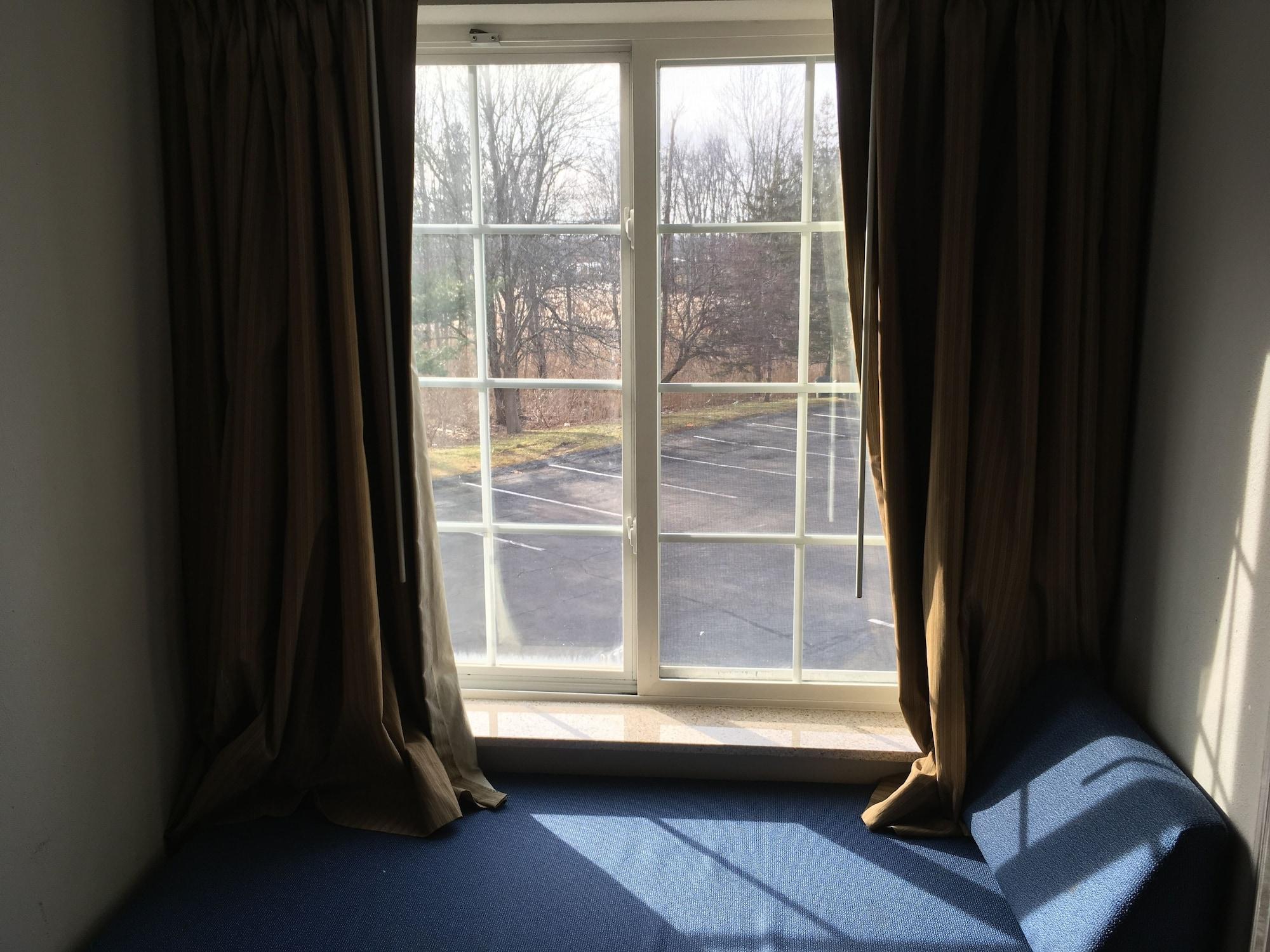 Microtel Inn By Wyndham - Albany Airport Лейтъм Екстериор снимка