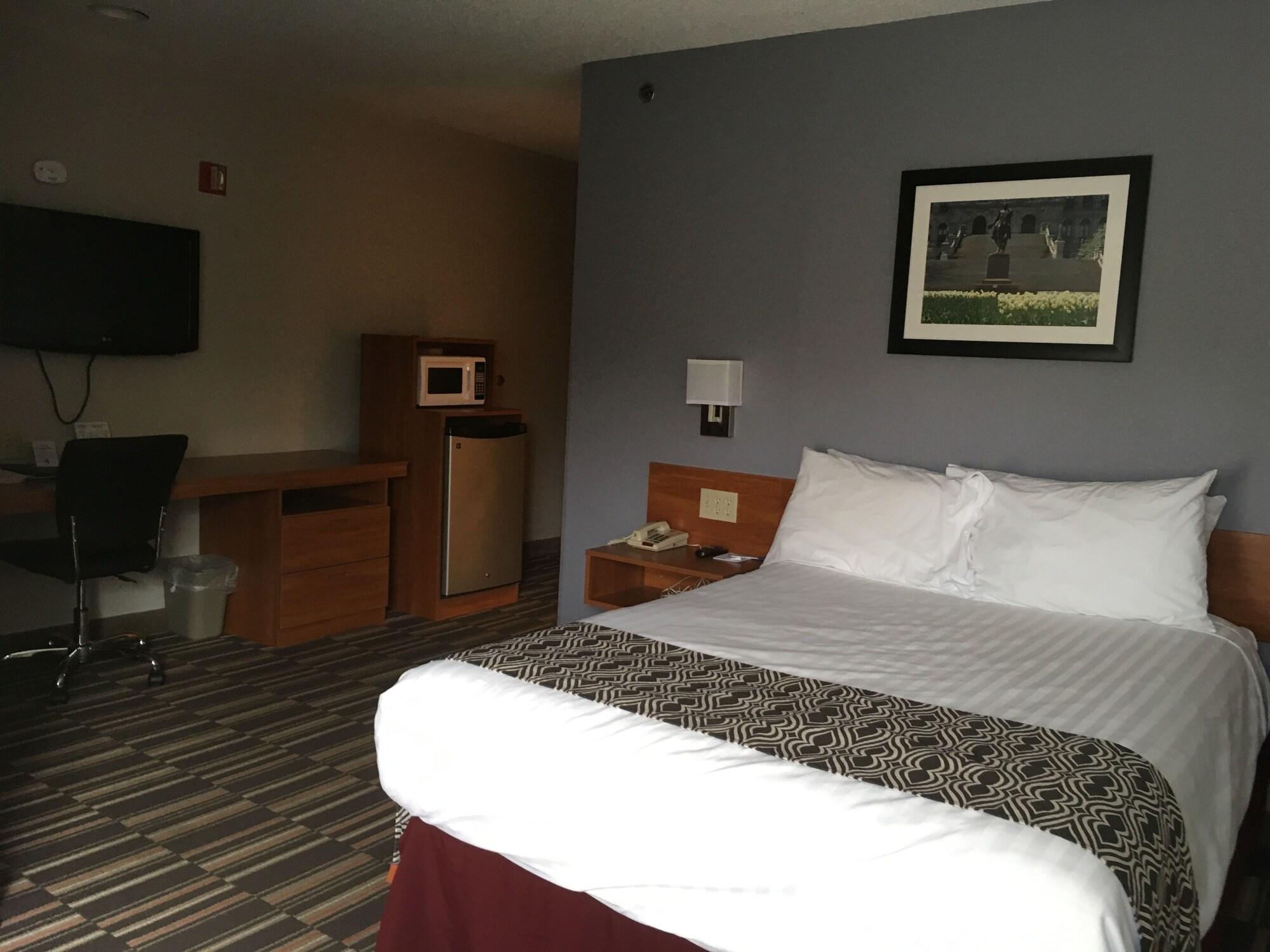 Microtel Inn By Wyndham - Albany Airport Лейтъм Екстериор снимка