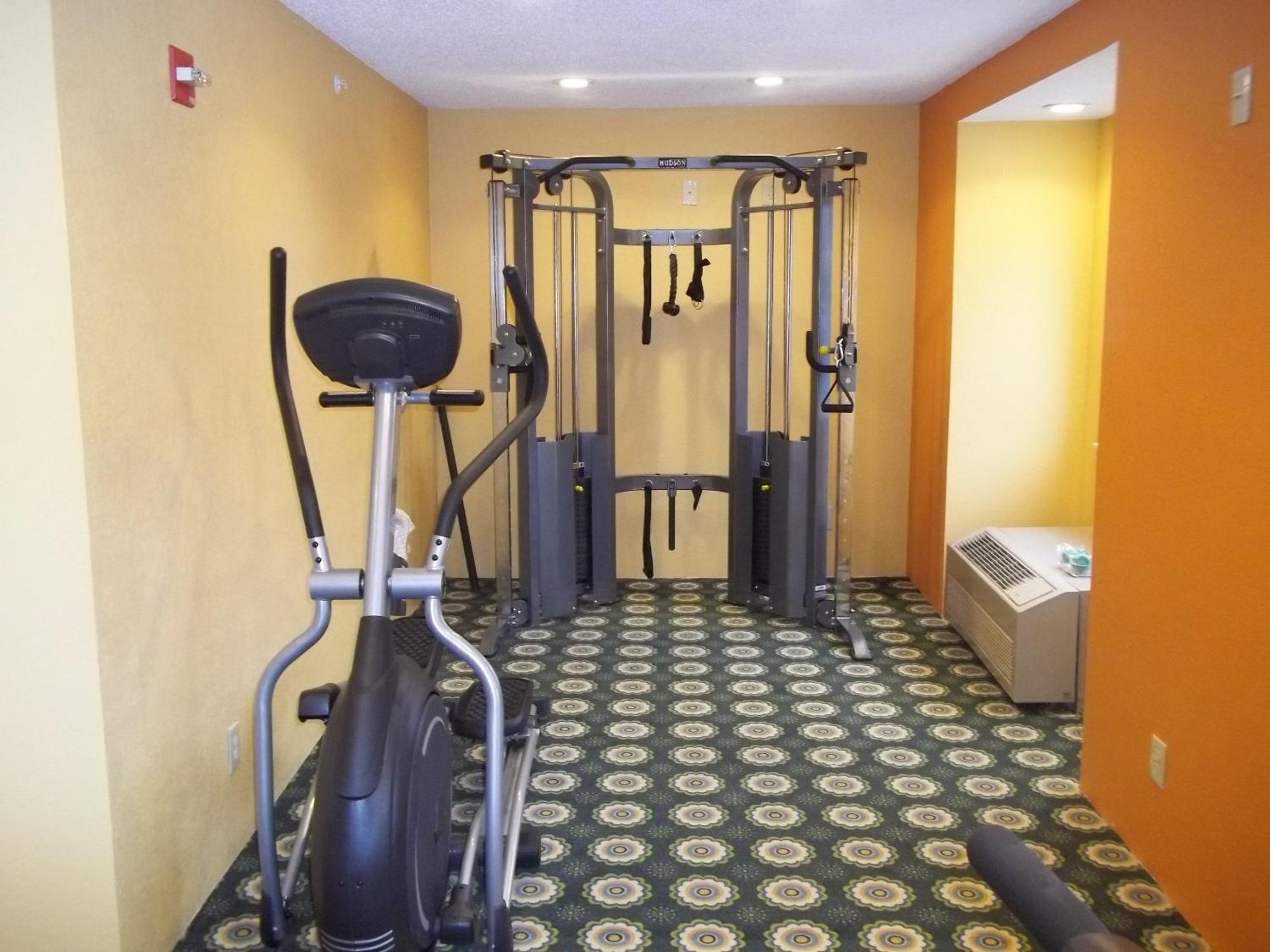 Microtel Inn By Wyndham - Albany Airport Лейтъм Екстериор снимка