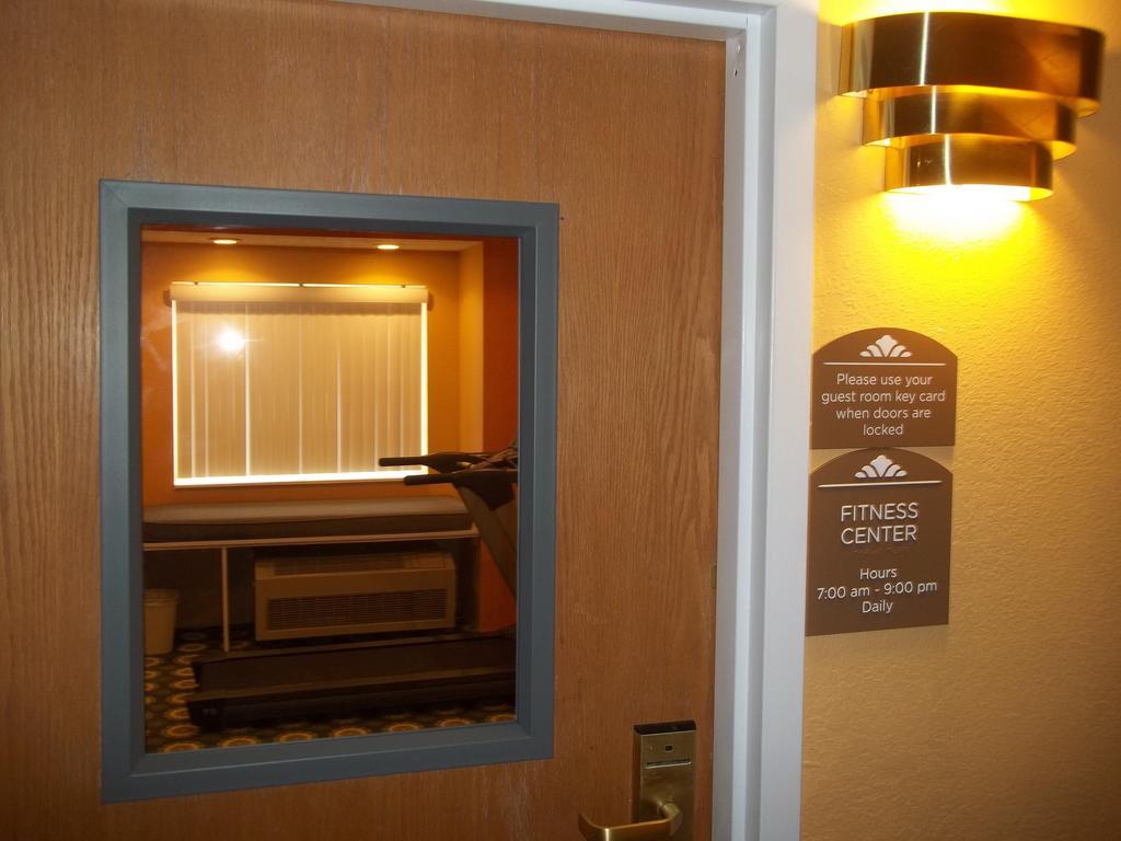Microtel Inn By Wyndham - Albany Airport Лейтъм Екстериор снимка