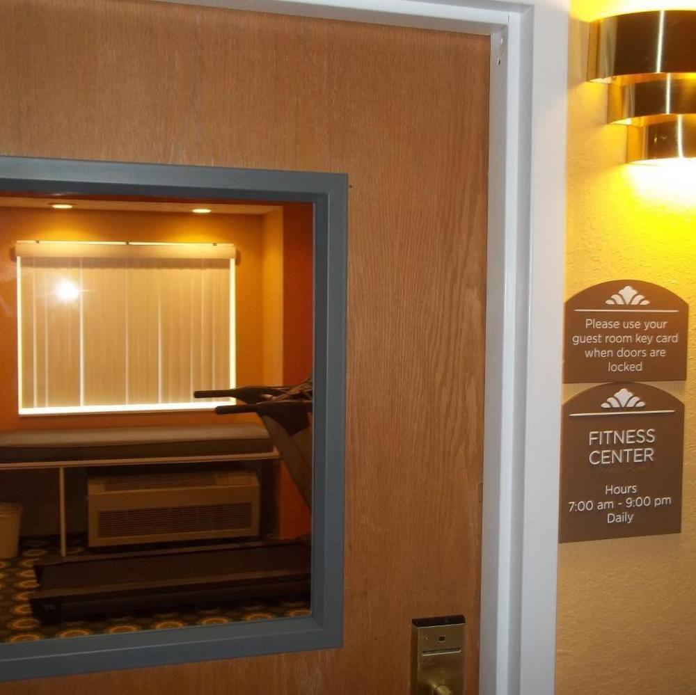Microtel Inn By Wyndham - Albany Airport Лейтъм Екстериор снимка