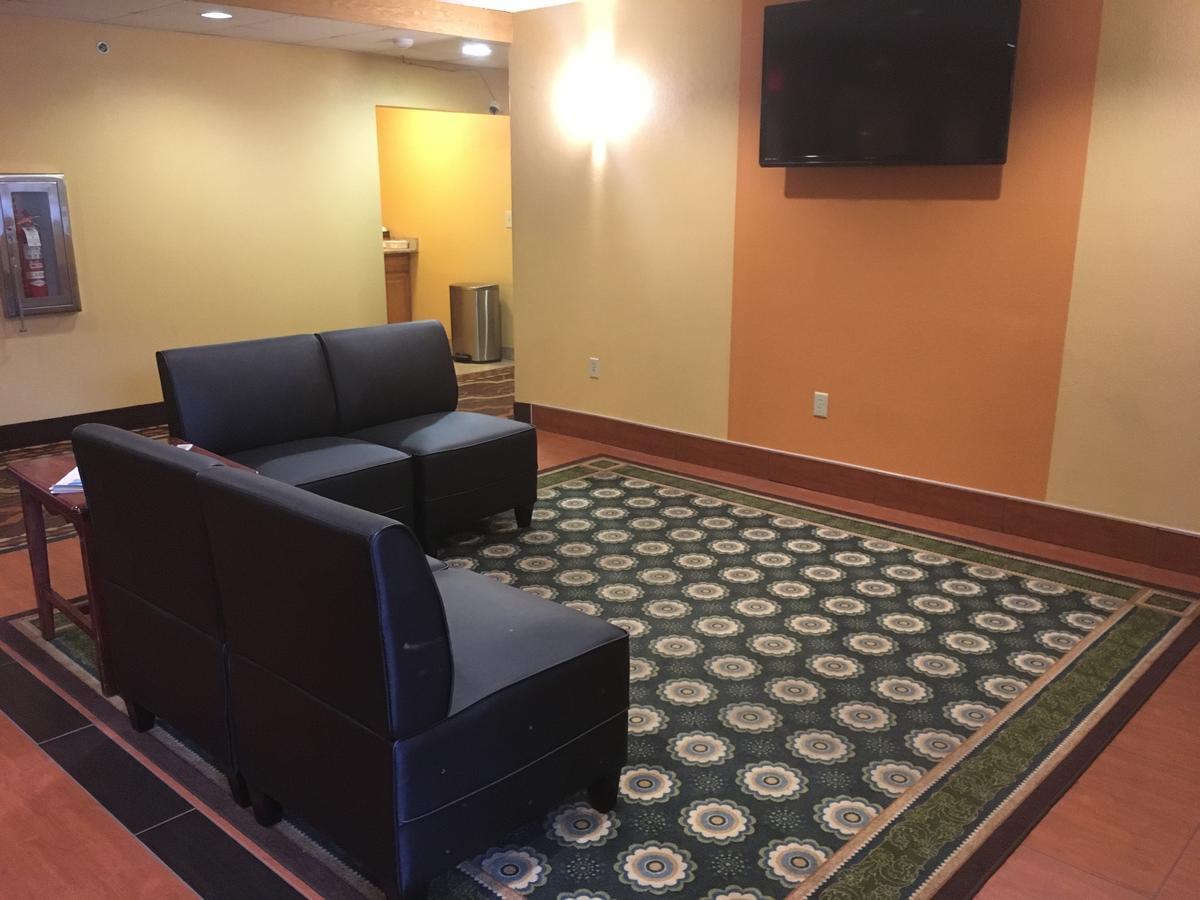 Microtel Inn By Wyndham - Albany Airport Лейтъм Екстериор снимка