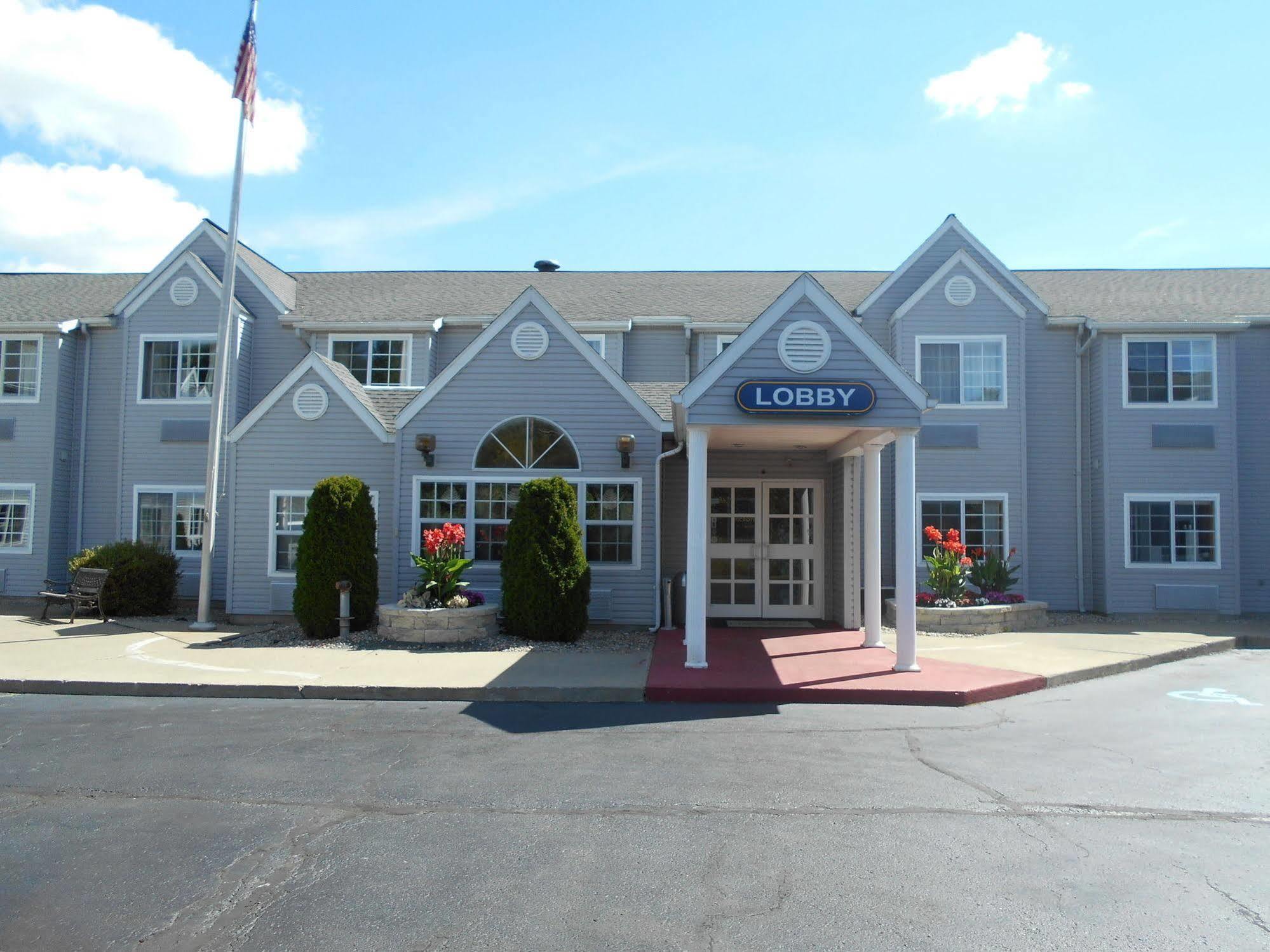 Microtel Inn By Wyndham - Albany Airport Лейтъм Екстериор снимка
